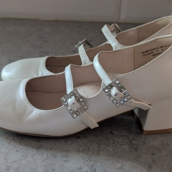 Dream Pairs Girls Mary Jane Dress Shoes –White Pumps w/Rhinestone Buckle – Size5 - Picture 3 of 5